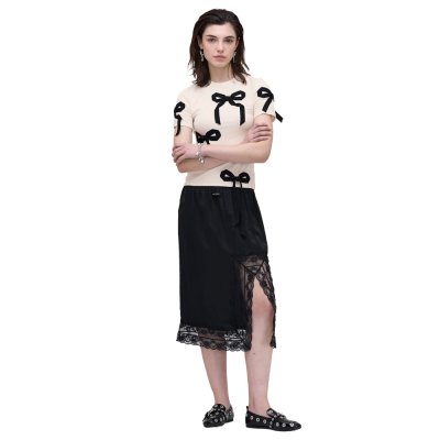 THE BOW SHRUNKEN TEE